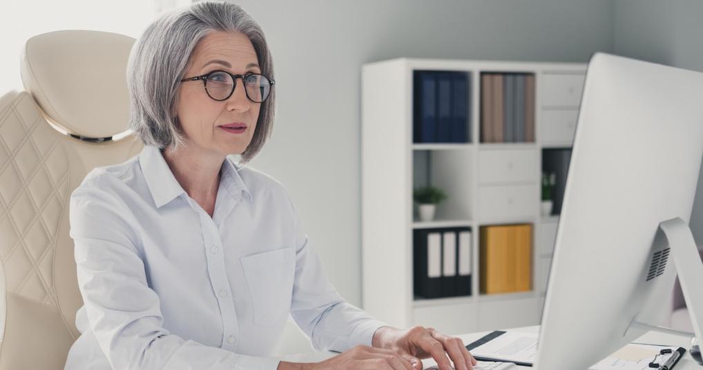12 Best Jobs for Retirees Returning to Work | FinanceBuzz