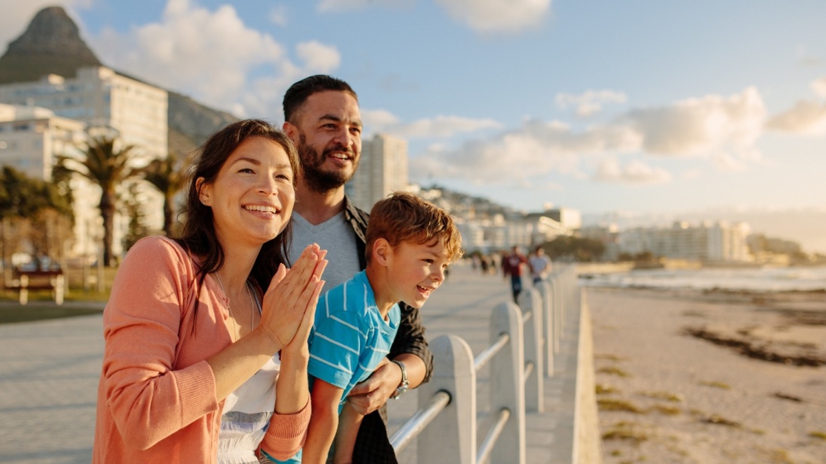 13 Ways Your Credit Card Can Save You Money on Vacation | FinanceBuzz, image size:1200x675