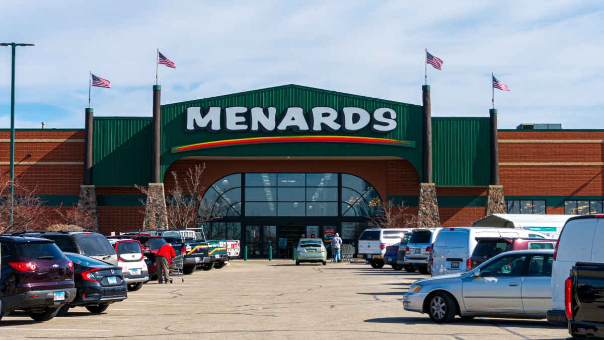 10 Tiny 'Homes' You Can Buy at Menards (Starting at Less Than $55,000) |  FinanceBuzz, image size:1200x675