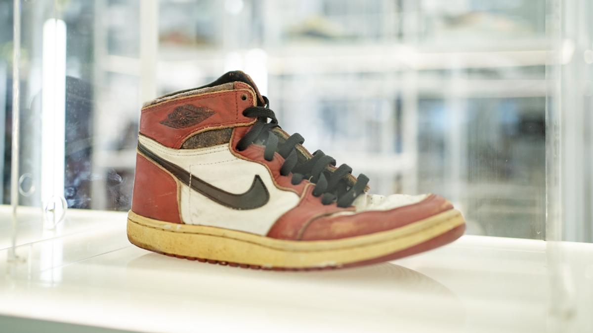AIR JORDAN OF $1k here in $550 7 Vintage (And Collectible) Sneakers Worth a Pretty Penny  main image 4