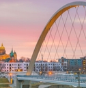 des moines skyline in iowa 