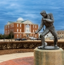 elvis presley statue in tupelo