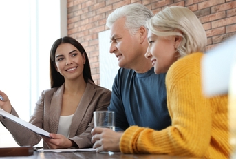 Notary with couple