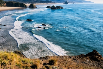 breathtaking Oregon coast and its beach.