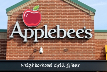 An Applebee&#x27;s restaurant sign