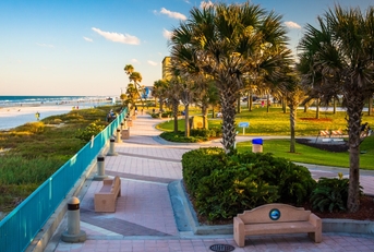 vacant walkway in daytona beach florida