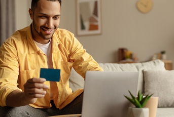 guy booking hotel online