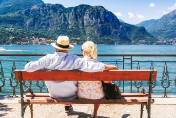 couple enjoying vacation at lake como