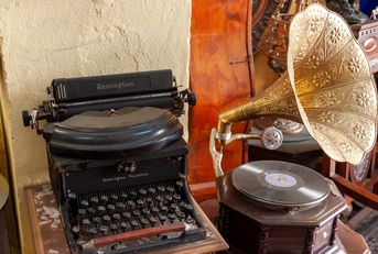 old remington typewriter