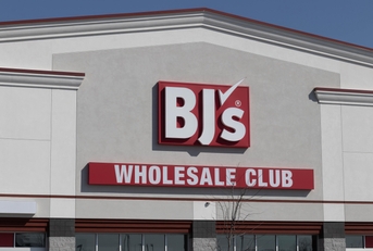 BJ&#x27;s store exterior