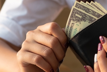 taking money from wallet