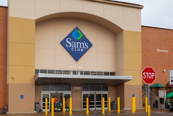 Sam&#x27;s club store entrance