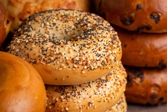 different flavored bagels