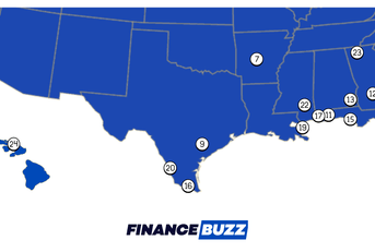 A blue map of the lower half of the United States, featuring the best cities for snowbirds.
