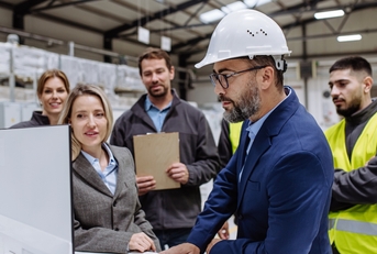 manager presenting project