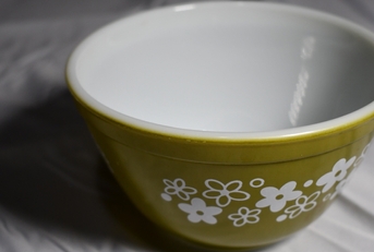 green pyrex bowl