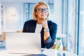 female entrepreneur working remotely