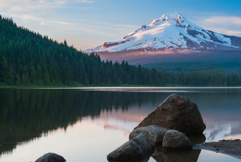 volcano mountain mt hood in oregon