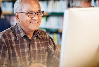computer and technology class for senior citizens 