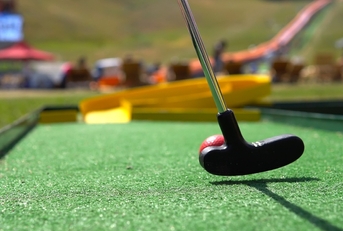 Mini gold course