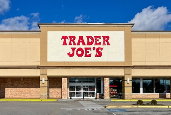 A Trade Joe&#x27;s store front
