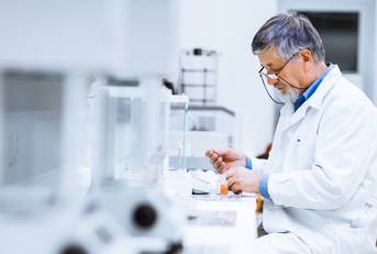 Scientist testing experiment in the lab 