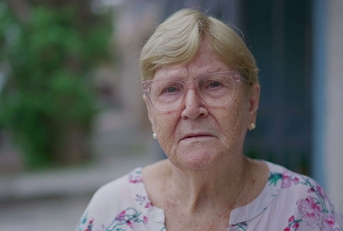 Concerned looking woman in her 80s