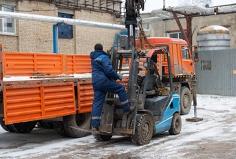 Loading a forklift onto a truck