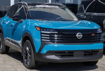 nissan kicks sr awd subcompact
