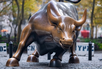 Charging Bull sculpture in New York City