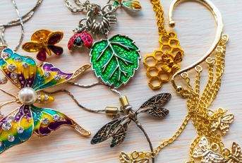 Costume jewlery