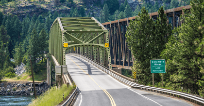 bridge over the columbia river in washington