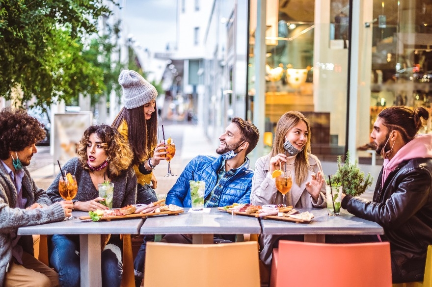 Young people at lunch 