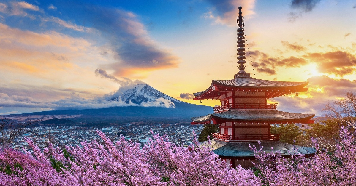 beautiful landmark of Fuji mountain and Chureito Pagoda