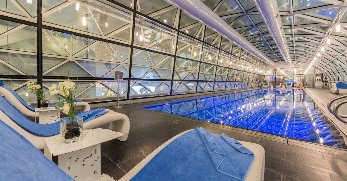 Swimming pool in Hamad Airport