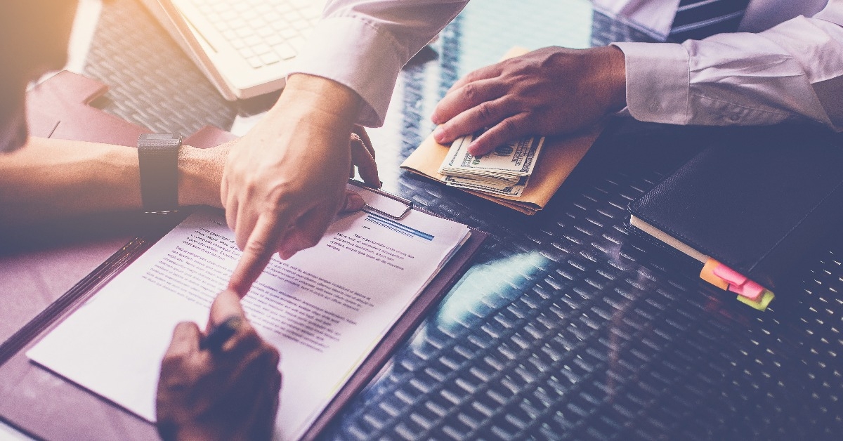 banker recommend customer for signing loan contract