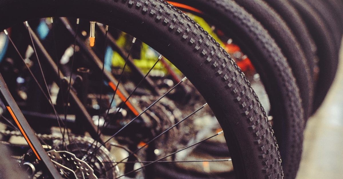 tires mountain bike wheel rear end stand in a row