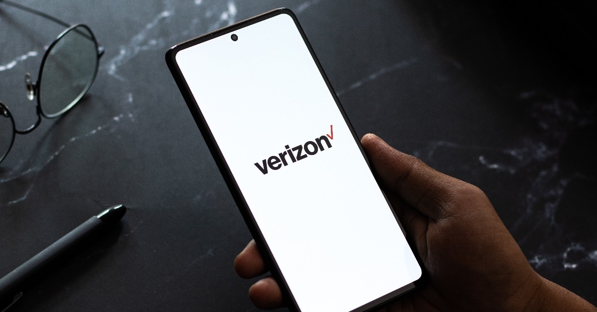  Verizon Communications on phone screen 