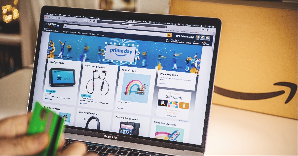 Amazon Canada Prime Day shopping deals on Apple MacBook Pro laptop 