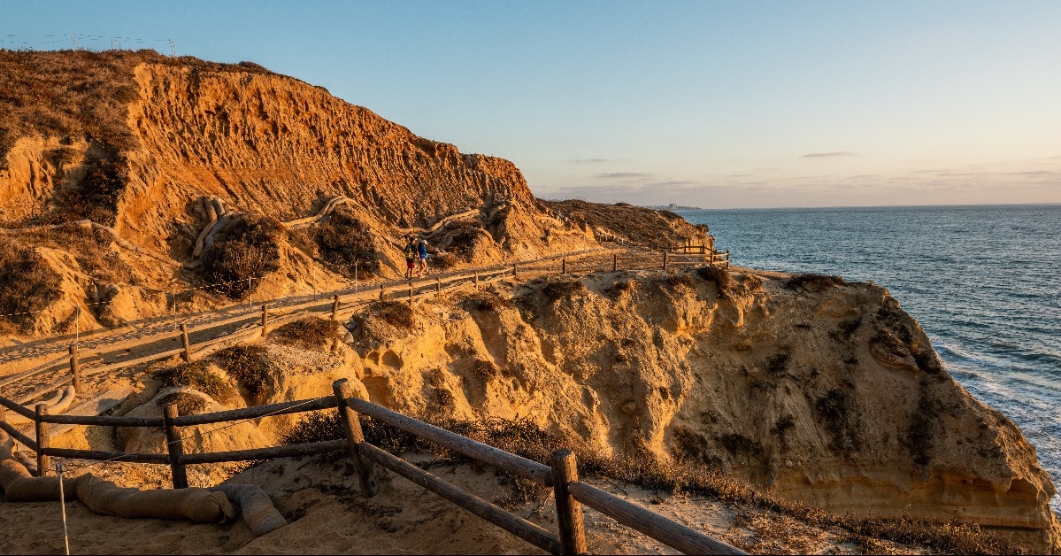 Beautiful sunset at Torrey Pines beach trail