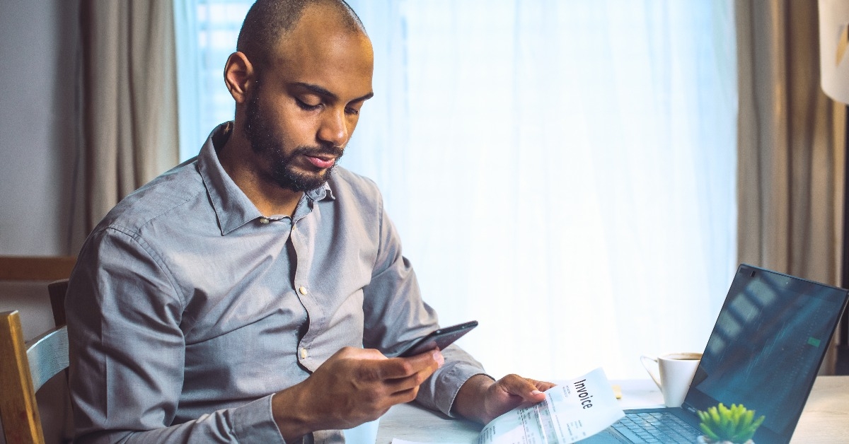 paying with mobile phone 