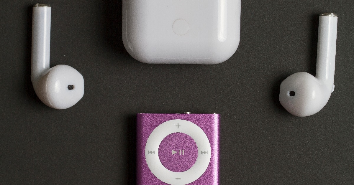 Apple iPod Shuffle and AirPods 