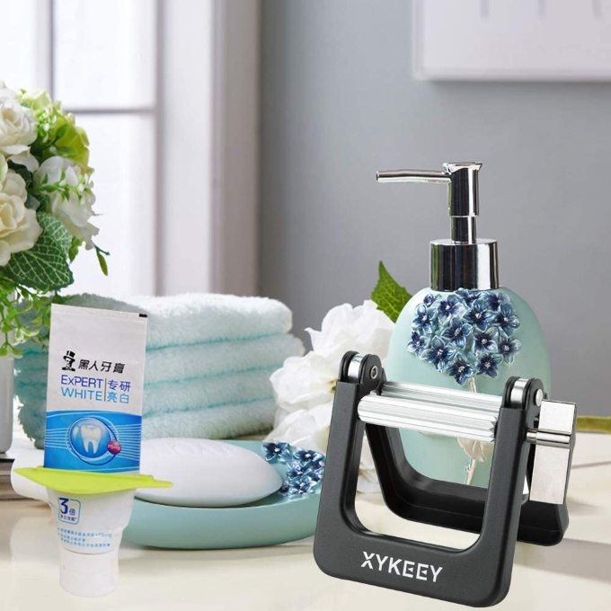 Toothpaste Squeezer