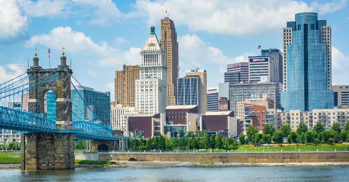 cincinnati skyline and ohio river