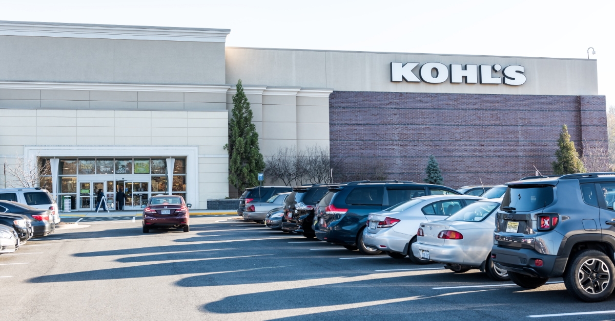 parking jam packed with cars outside kohls