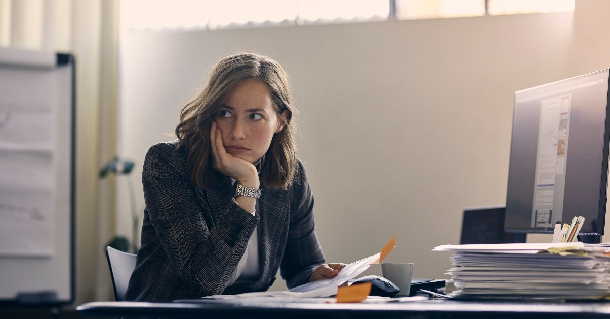 woman looking away to signal that she rather be somewhere else