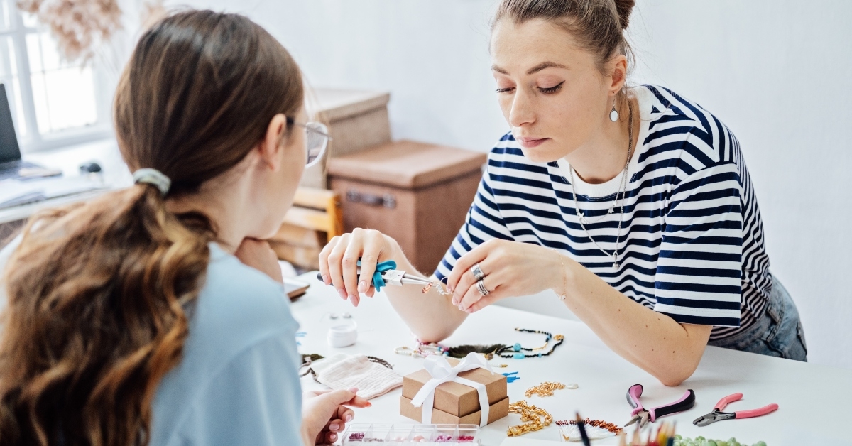 female jewelry artists