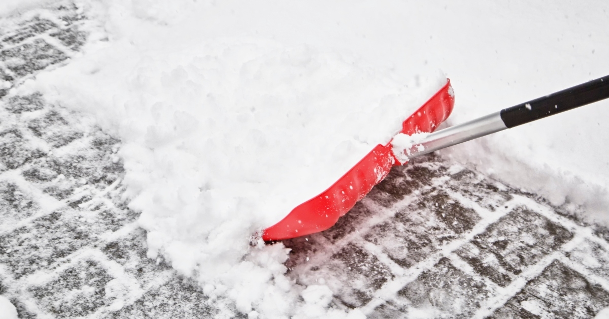 red snow shovel