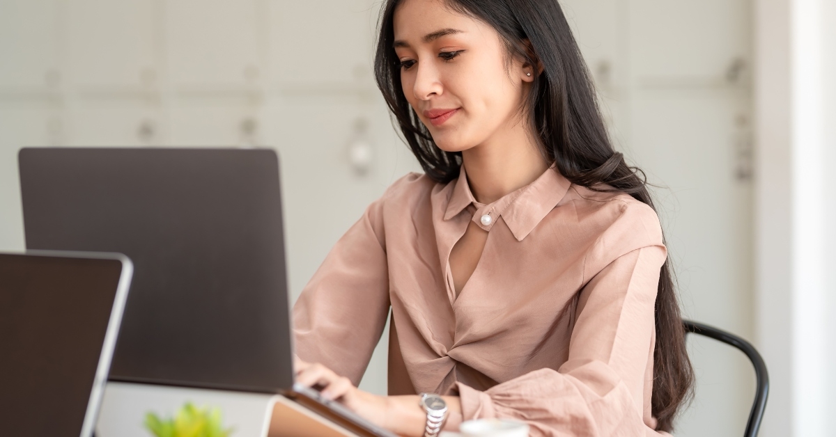 businesswoman using a tablet at the office