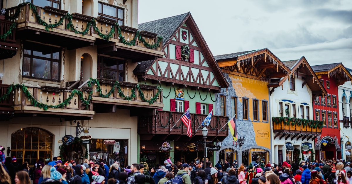 streets of leavenworth in december 